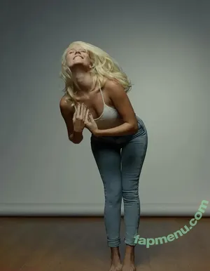 Aline Jones / aliciajonesworld / alinejoness nude photo #0015