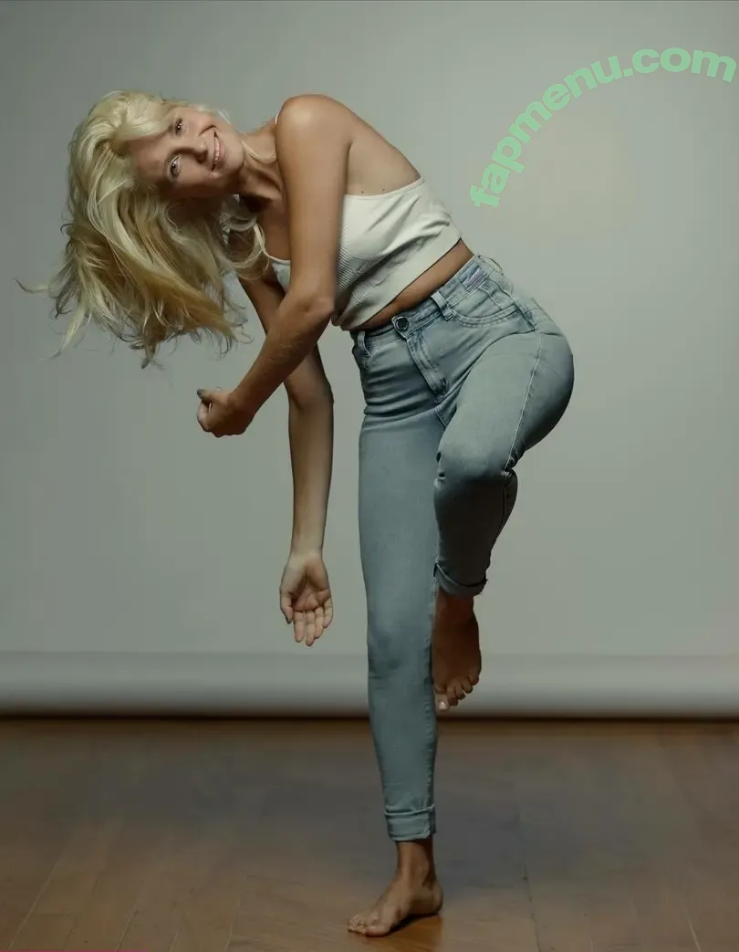 Aline Jones nude photo #0014 (aliciajonesworld / alinejoness)