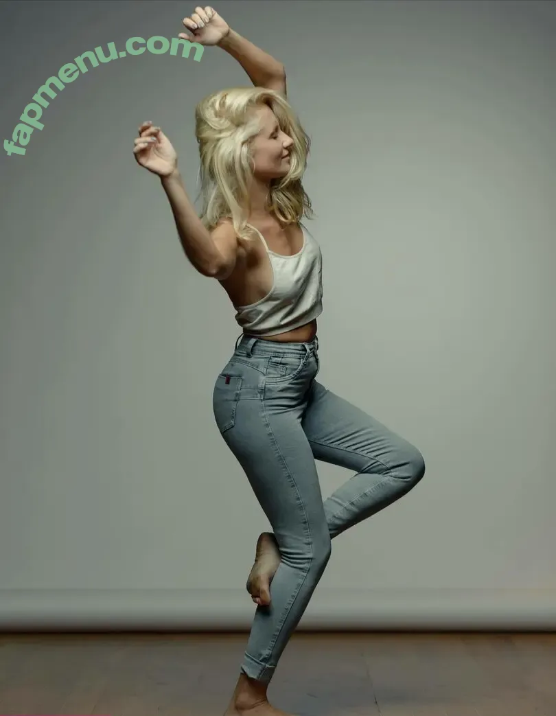 Aline Jones nude photo #0016 (aliciajonesworld / alinejoness)