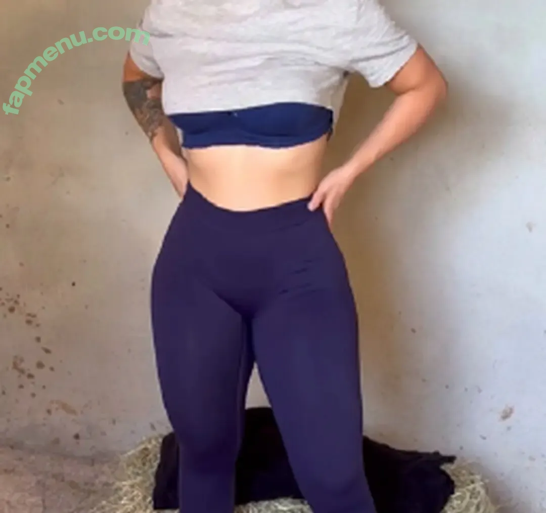 Aline Novak nude photo #0004 (alinenovak / alinenovakoficial)