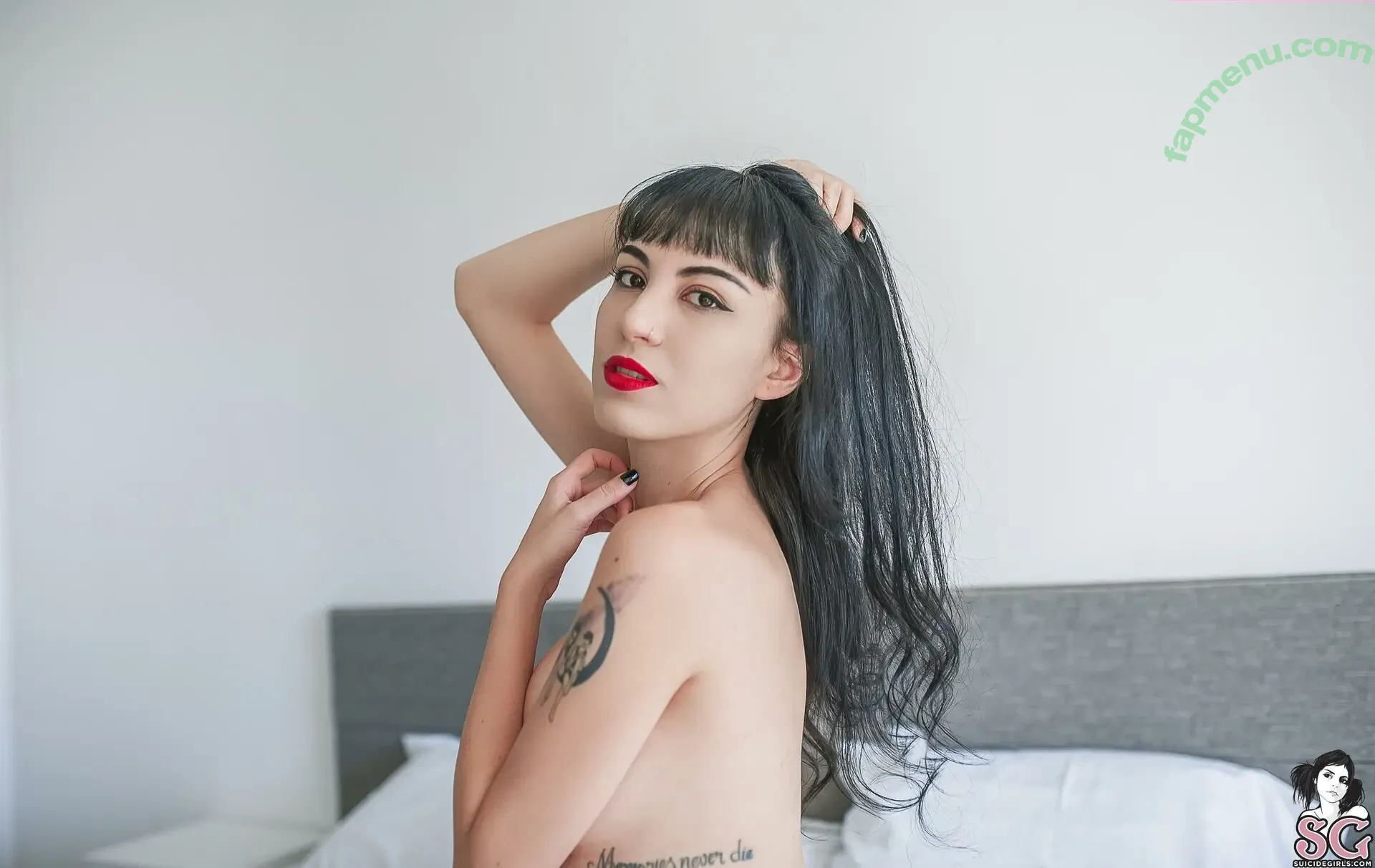 alineem nude photo #0128 (alineem_)