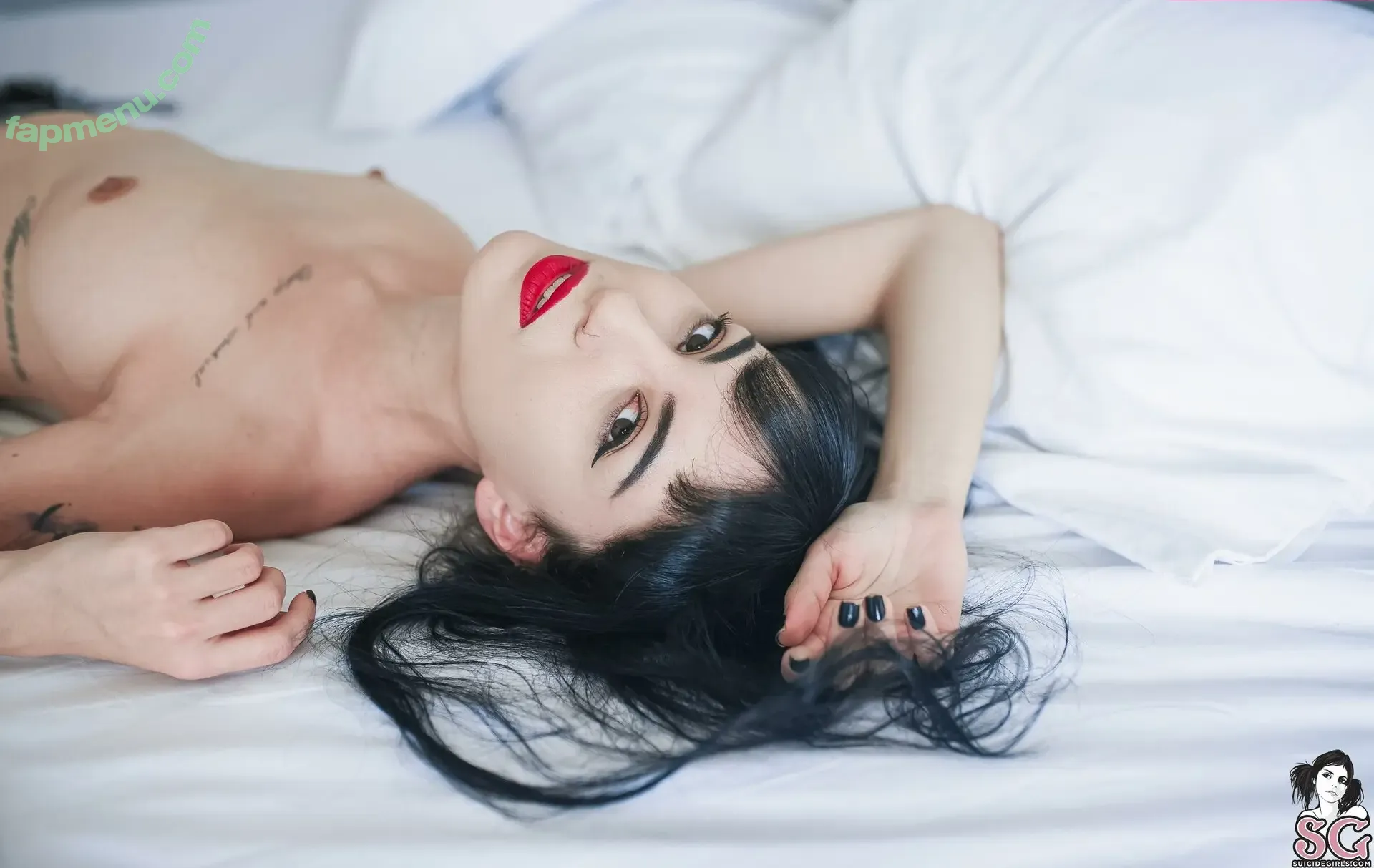 alineem nude photo #0144 (alineem_)