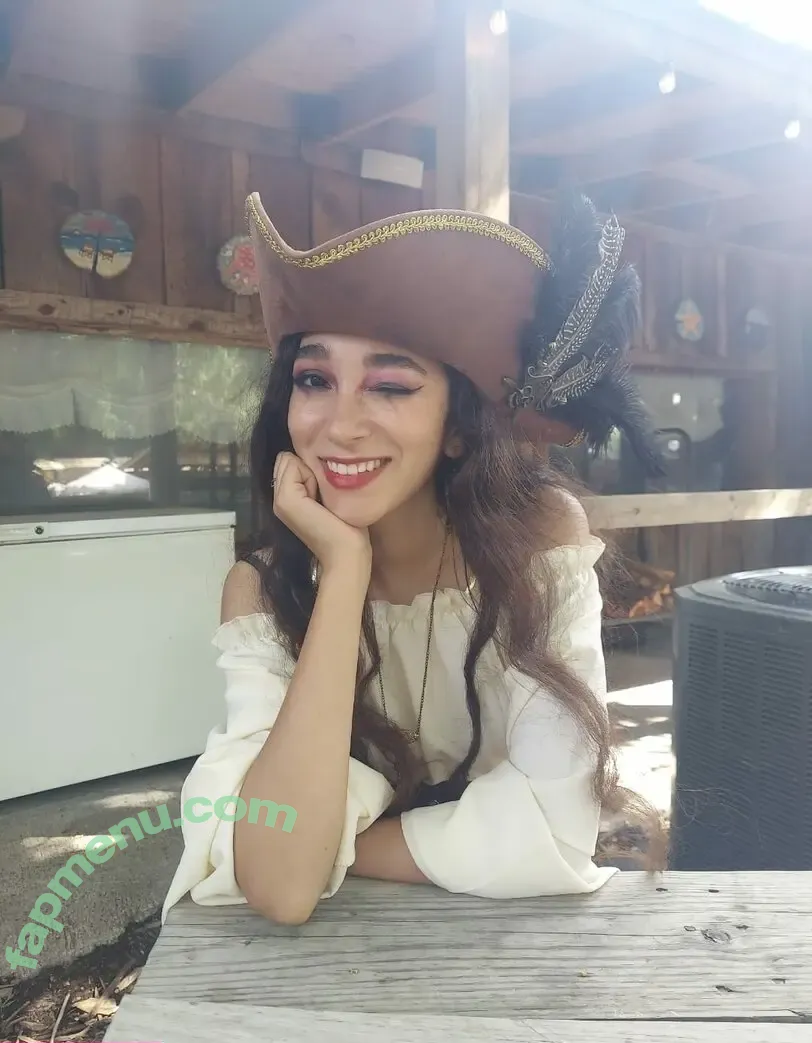 AlineFouche nude photo #0002 (aline.fouche)