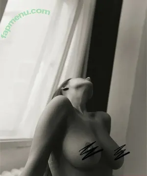  nude photo #0001