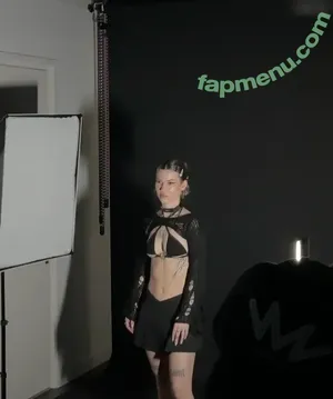 Alisea Löffler / unregierbar nude photo #0064