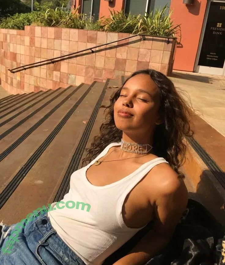 Alisha Boe nude photo #0018 (alishaboe)