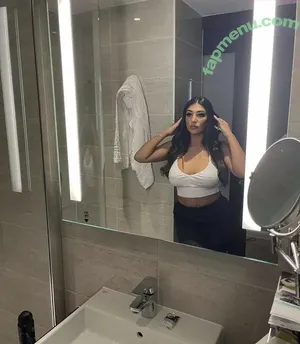 Alishbah Akram / alishbahakramxox nude photo #0010
