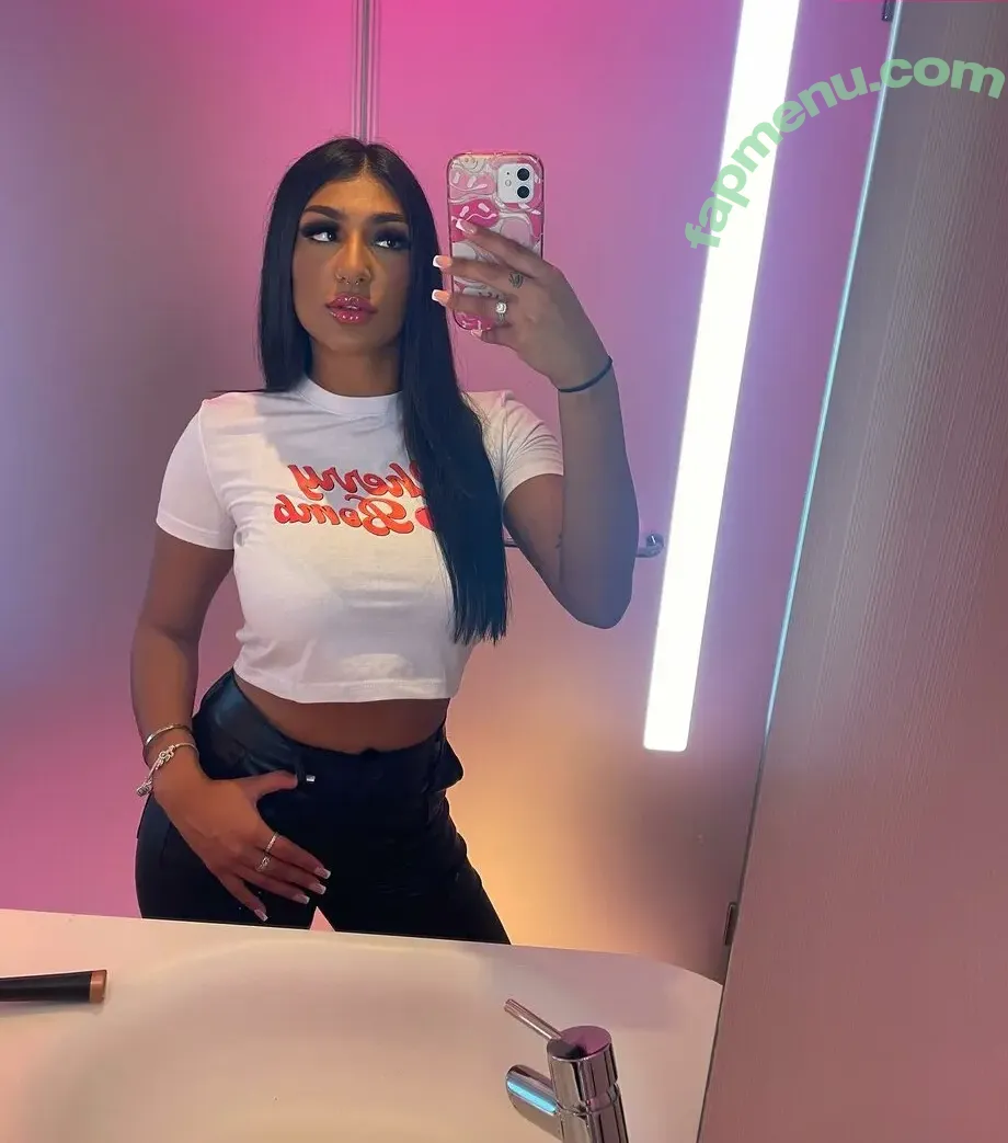 Alishbah Akram nude photo #0003 (alishbahakramxox)