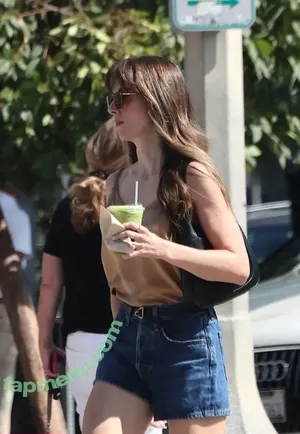 Alison Brie / alisonbrie nude photo #1869