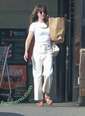 Alison Brie / alisonbrie nude photo #1986