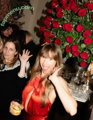 Alison Brie / alisonbrie nude photo #1999