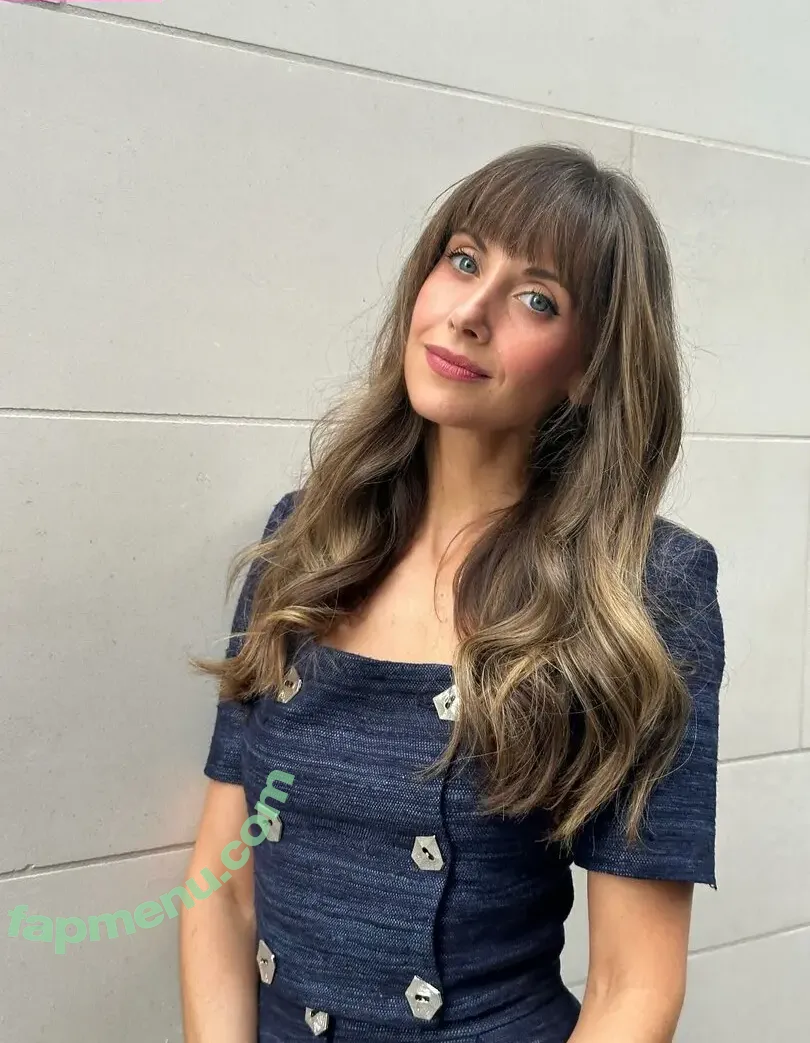 Alison Brie nude photo #1862 (alisonbrie)