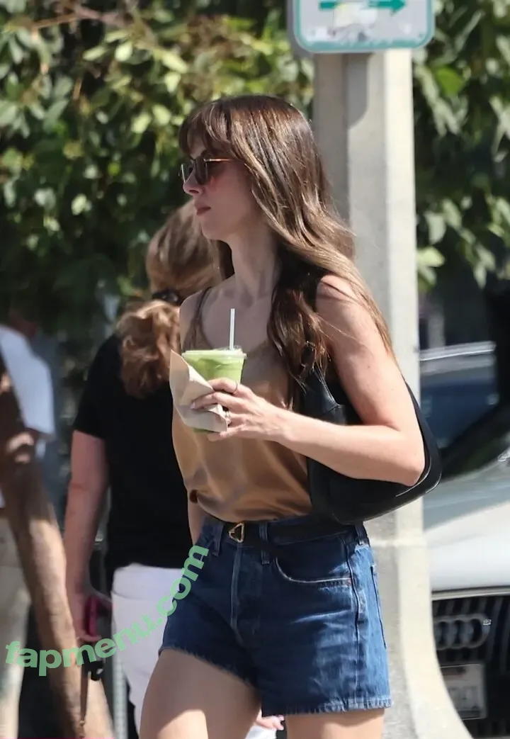 Alison Brie nude photo #1869 (alisonbrie)