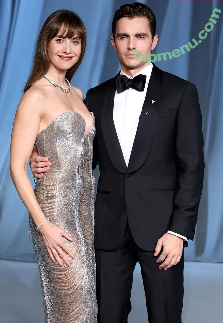 Alison Brie nude photo #1882 (alisonbrie)