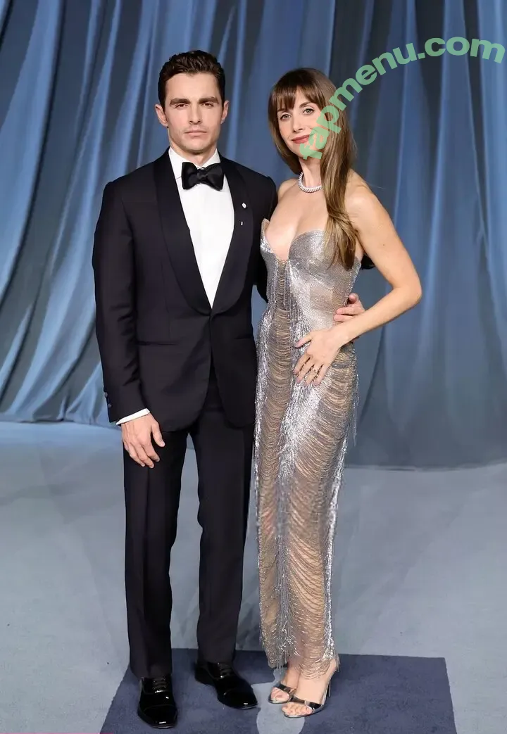 Alison Brie nude photo #1883 (alisonbrie)