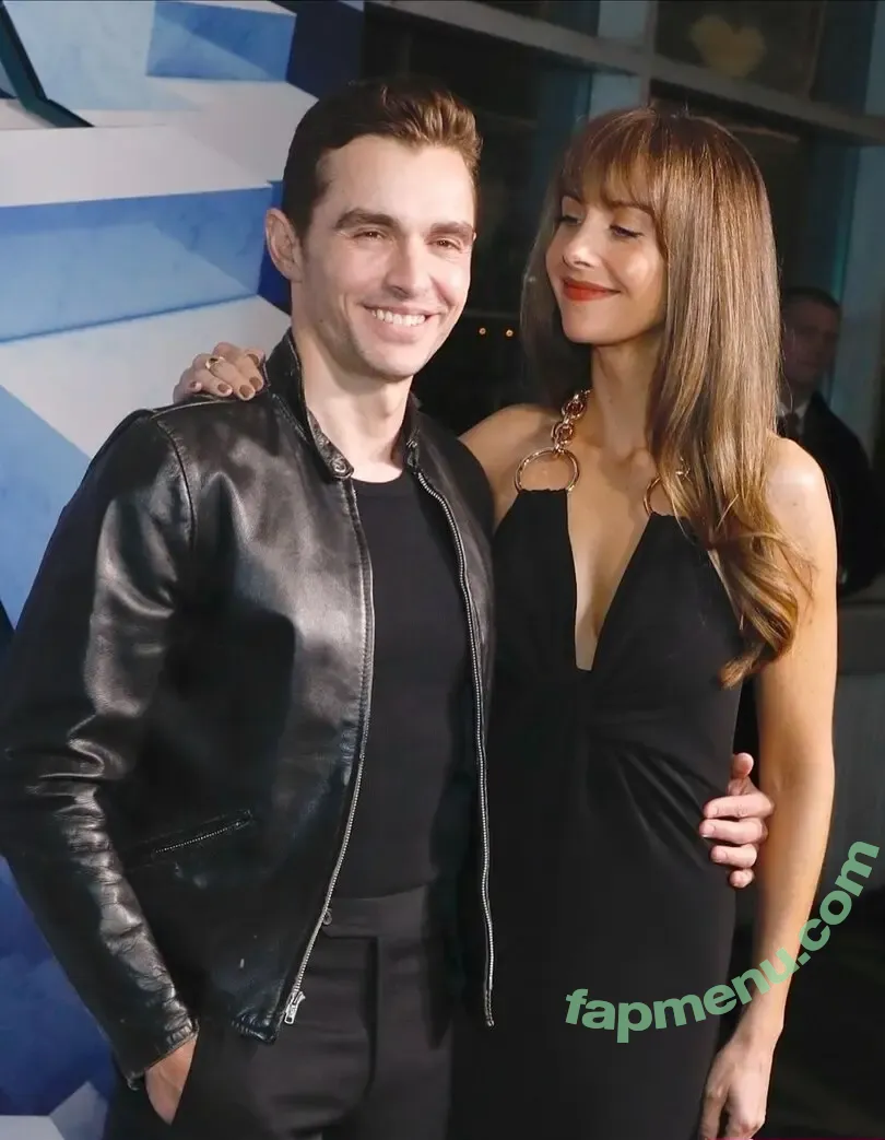 Alison Brie nude photo #1935 (alisonbrie)