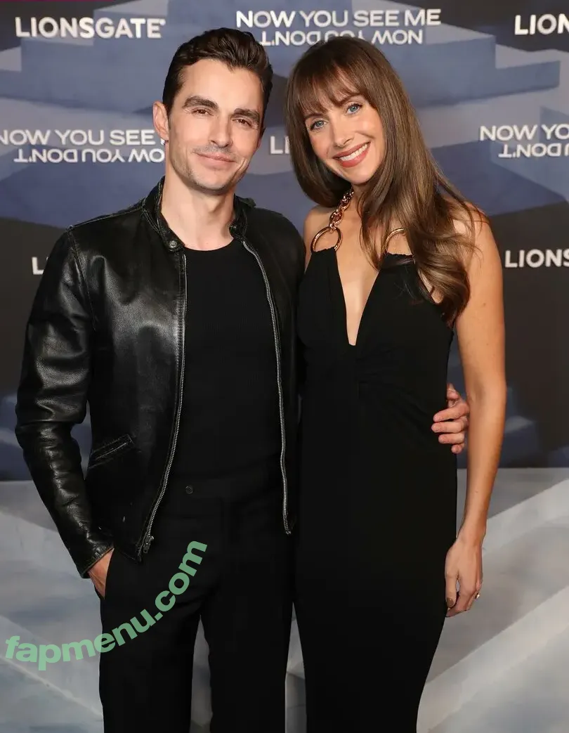 Alison Brie nude photo #1938 (alisonbrie)