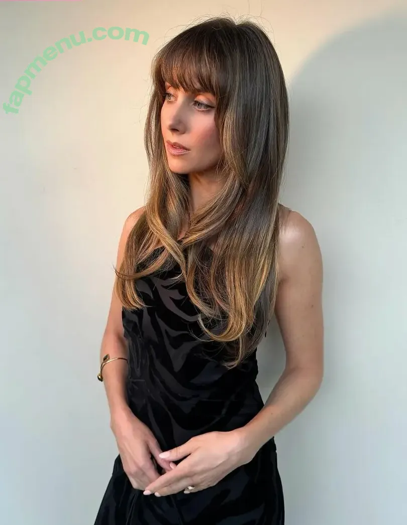 Alison Brie nude photo #1973 (alisonbrie)