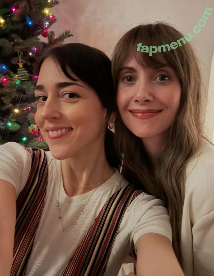 Alison Brie nude photo #2002 (alisonbrie)