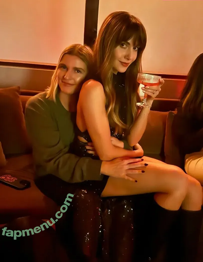 Alison Brie nude photo #2007 (alisonbrie)