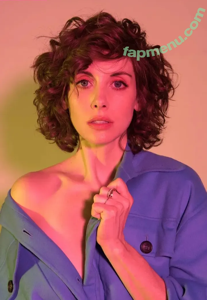 Alison Brie nude photo #2042 (alisonbrie)