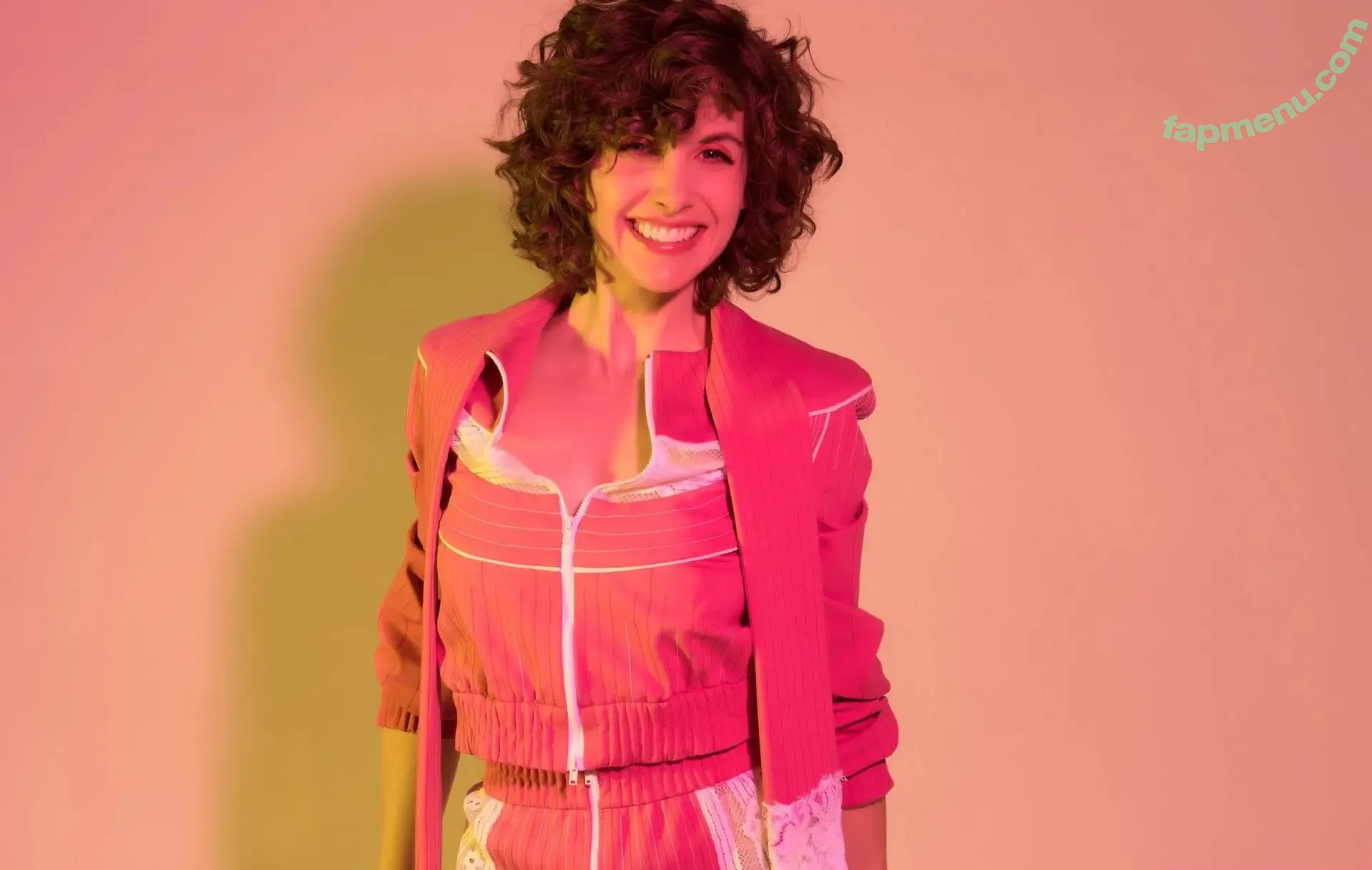 Alison Brie nude photo #2050 (alisonbrie)