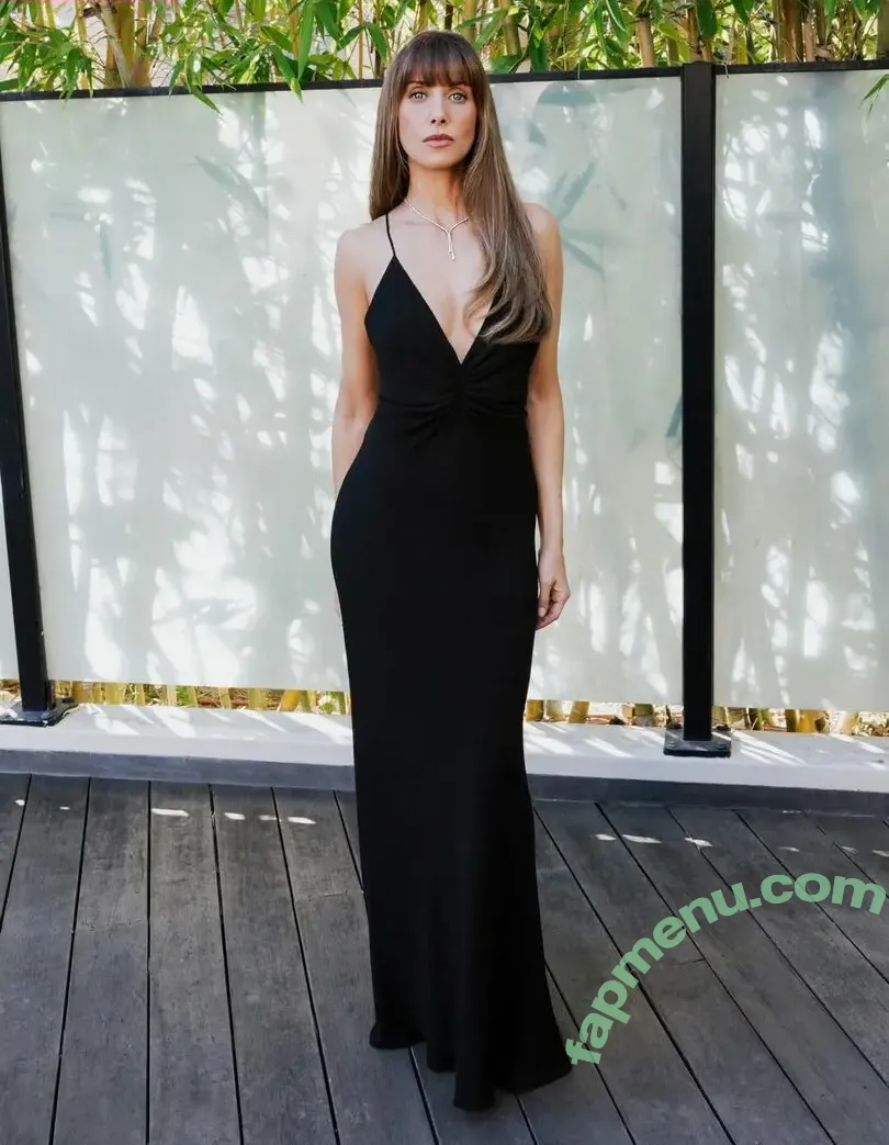 Alison Brie nude photo #2085 (alisonbrie)