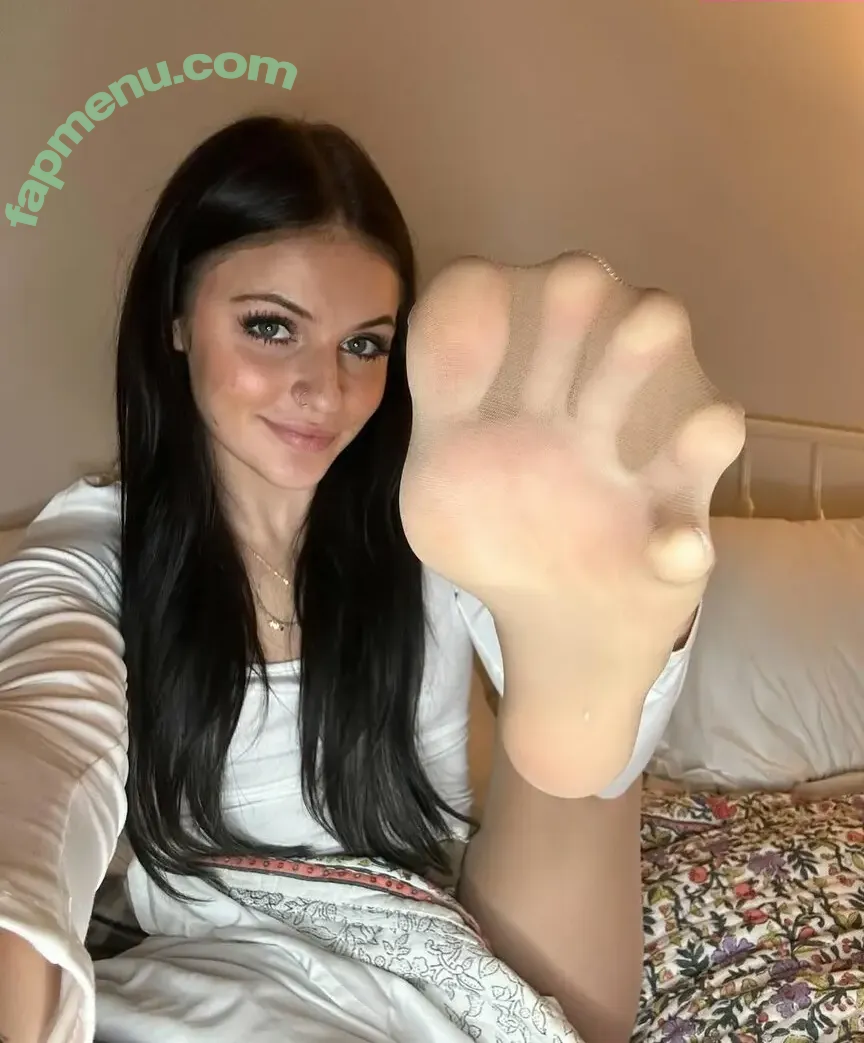 Alison Mitcham nude photo #0218 (aliceevesfeet / evesfeet1234)