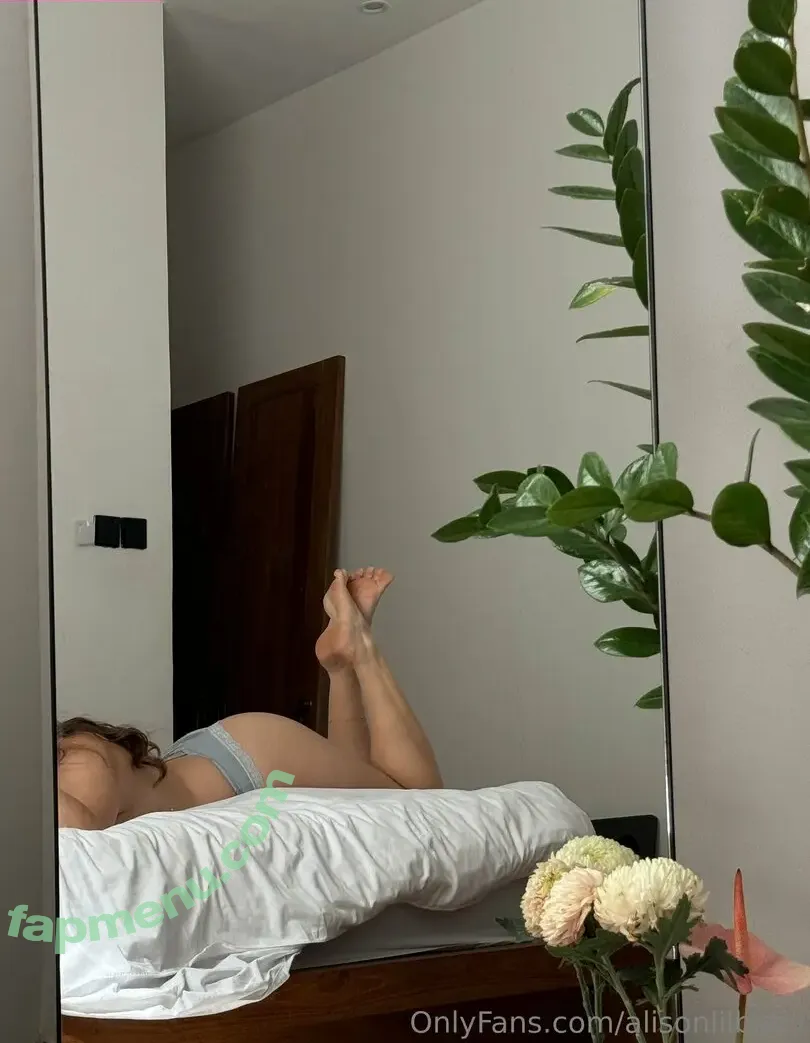 alisonlilbaby nude photo #0081 (alisonweb / webgirl)