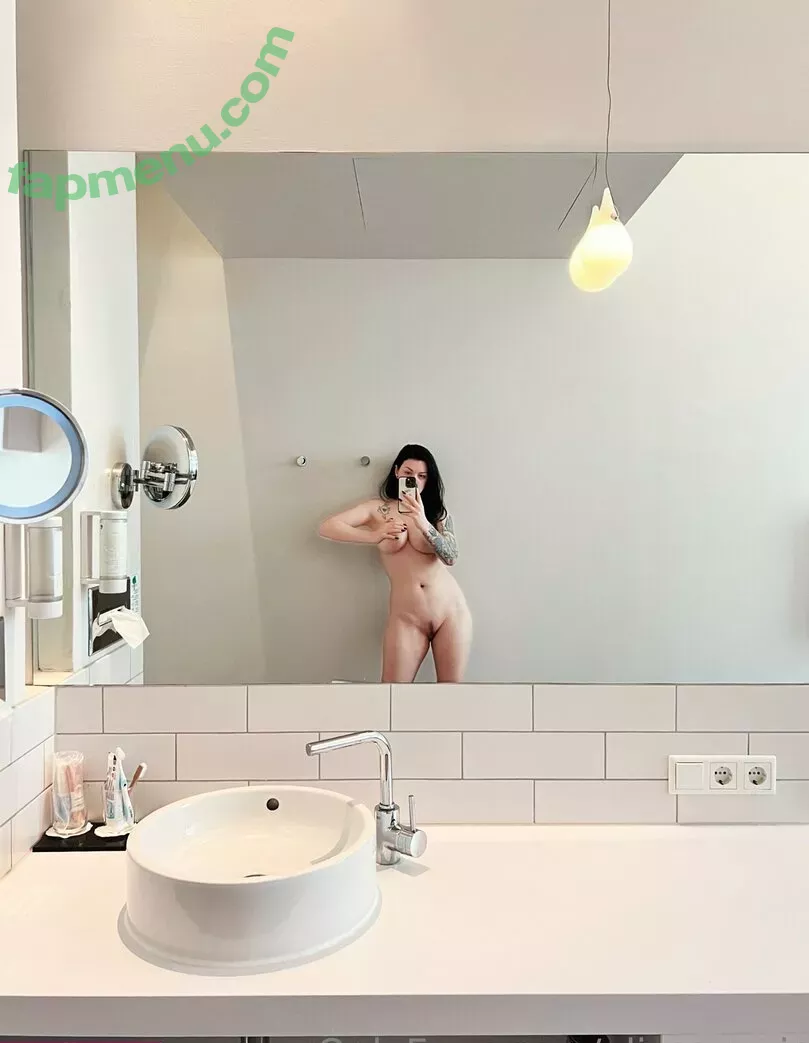 Alissa Noir nude photo #0125 (AlissaNoir / alissa_noir)