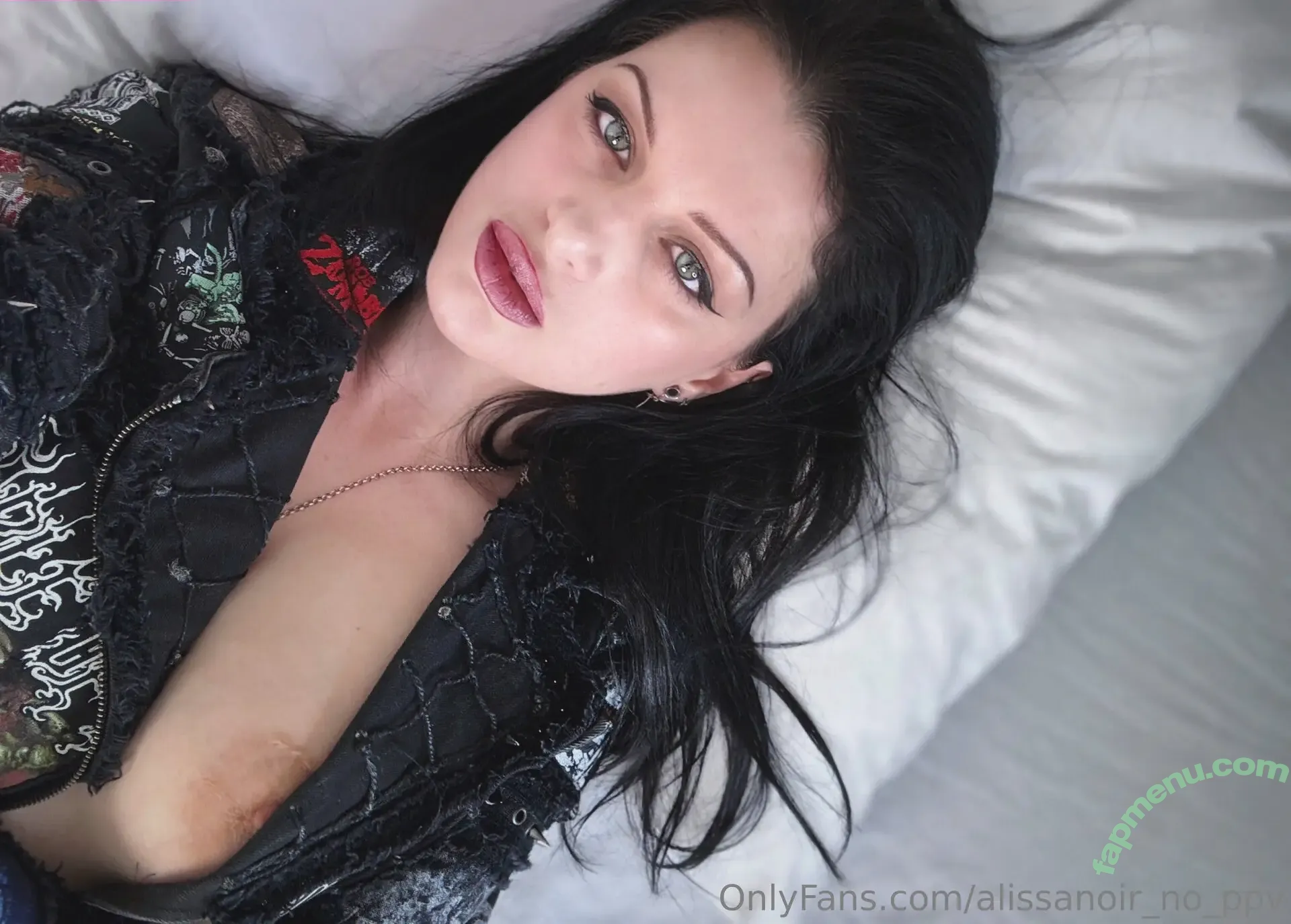 Alissa Noir nude photo #0760 (AlissaNoir / alissa_noir)