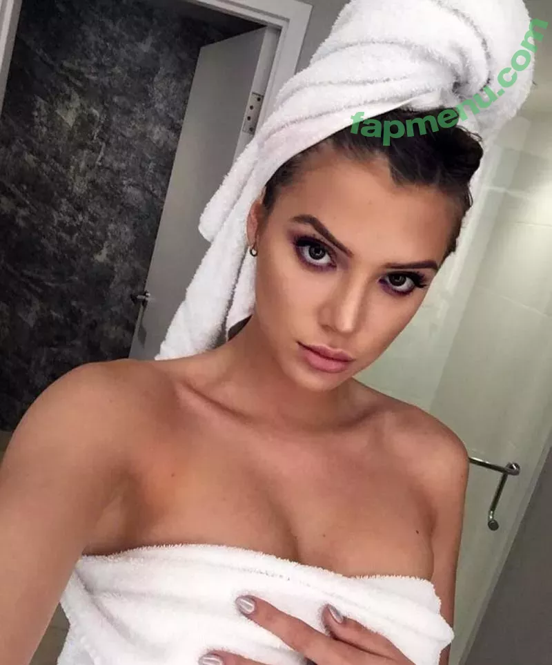 Alissa Violet nude photo #0009 (alissaviolet)