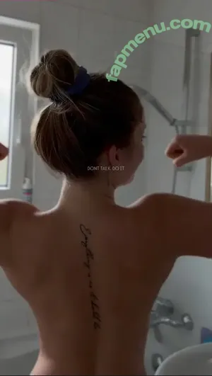  nude photo #0002