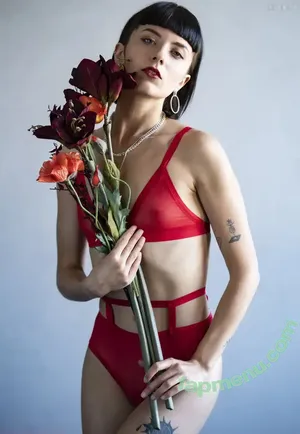  nude photo #0004