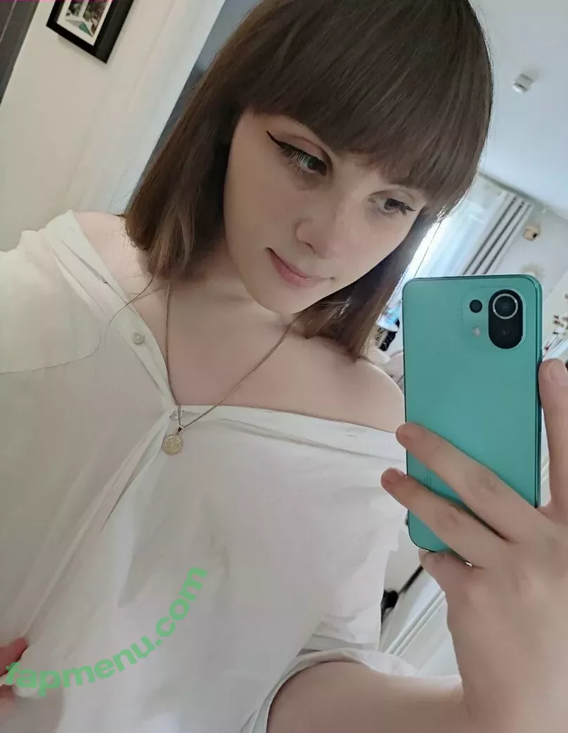 Alix Fembug nude photo #0005 (alixnatme / faecuddlebug)