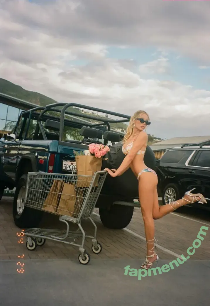 alixearle nude photo #0007 (alixearle)