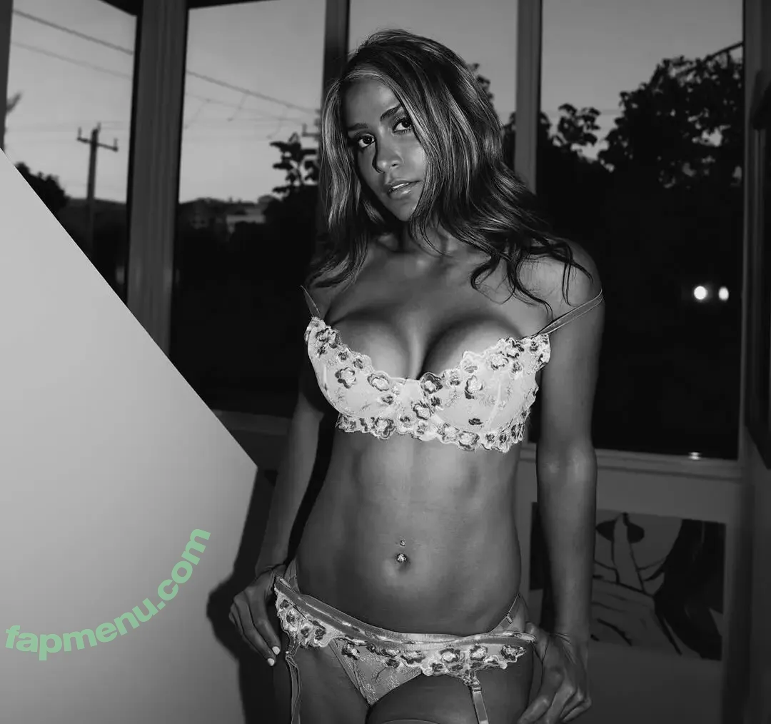 Aliyah nude photo #0003 (aliyahwwe)