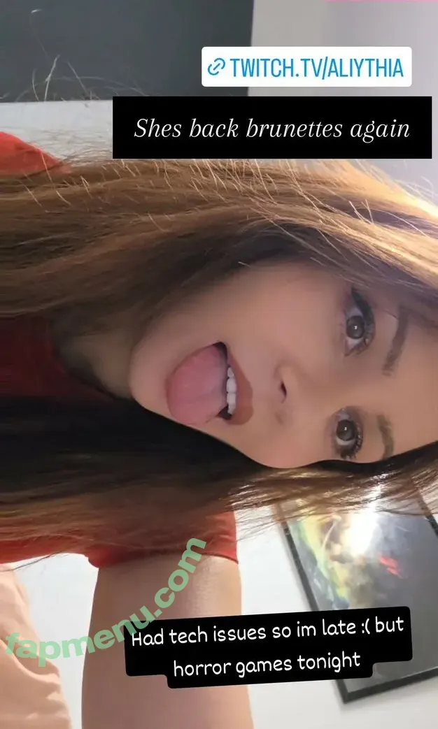 Aliythia nude photo #0022 (alitaliya__)