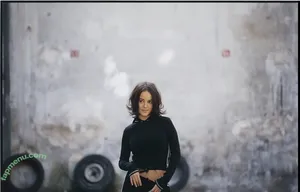 Alizee / alizeeofficiel / alizeesanzeth nude photo #0124