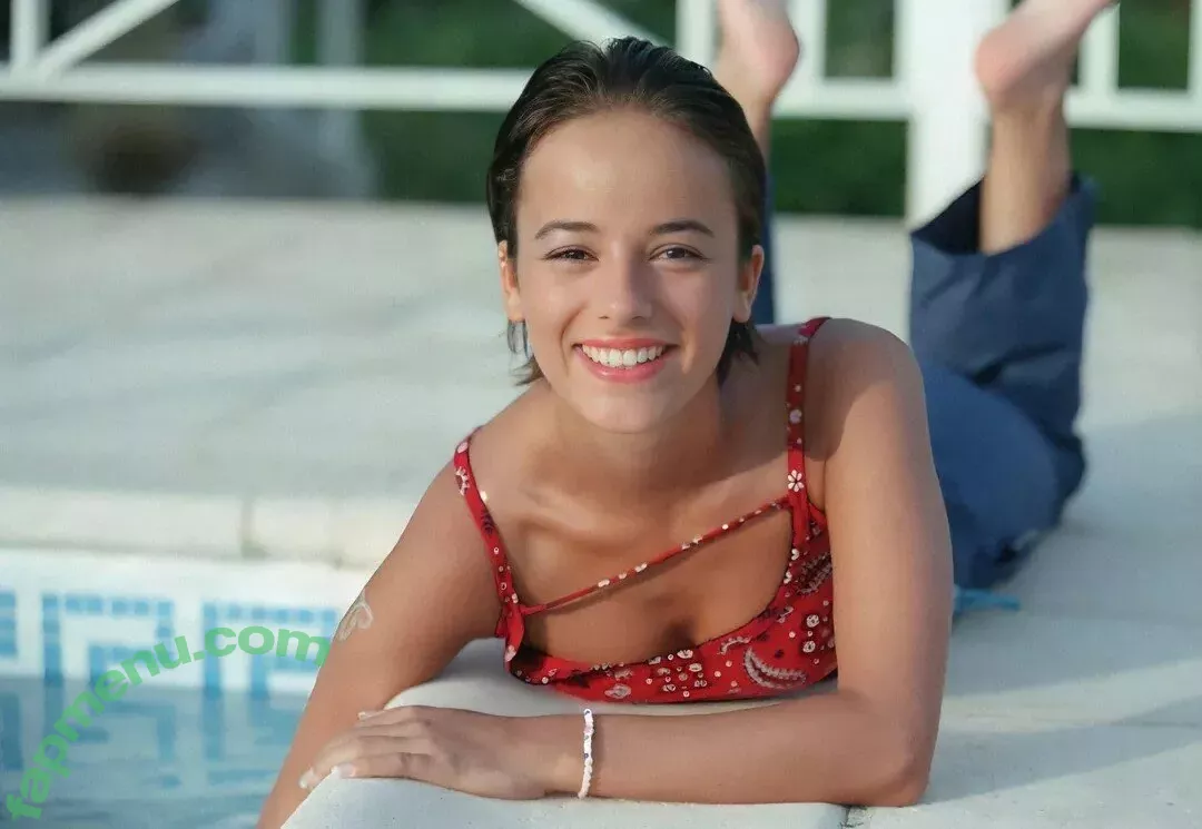 Alizee nude photo #0102 (alizeeofficiel / alizeesanzeth)