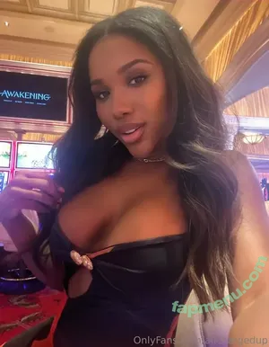 Allchargedup / Ashley Christen / sashafoxyy / toned_ash nude photo #0140
