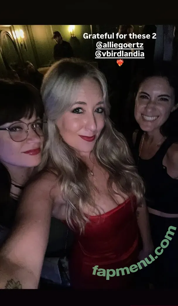 Allie Goertz nude photo #0084 (alliegoertz)