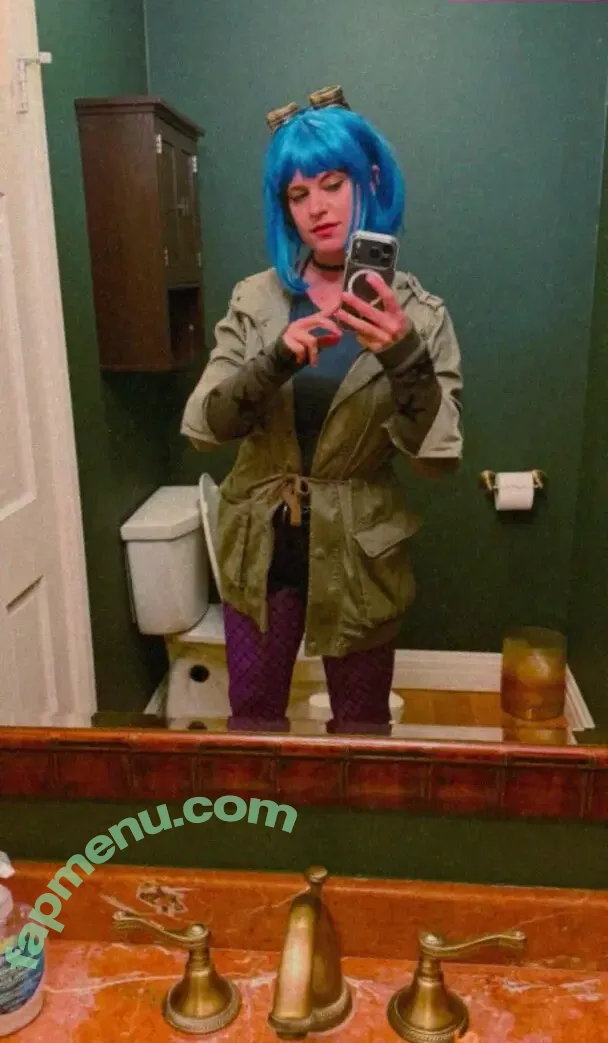 Allie Goertz nude photo #0087 (alliegoertz)