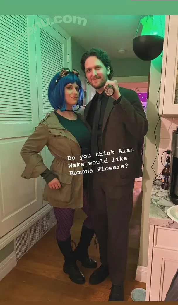 Allie Goertz nude photo #0088 (alliegoertz)