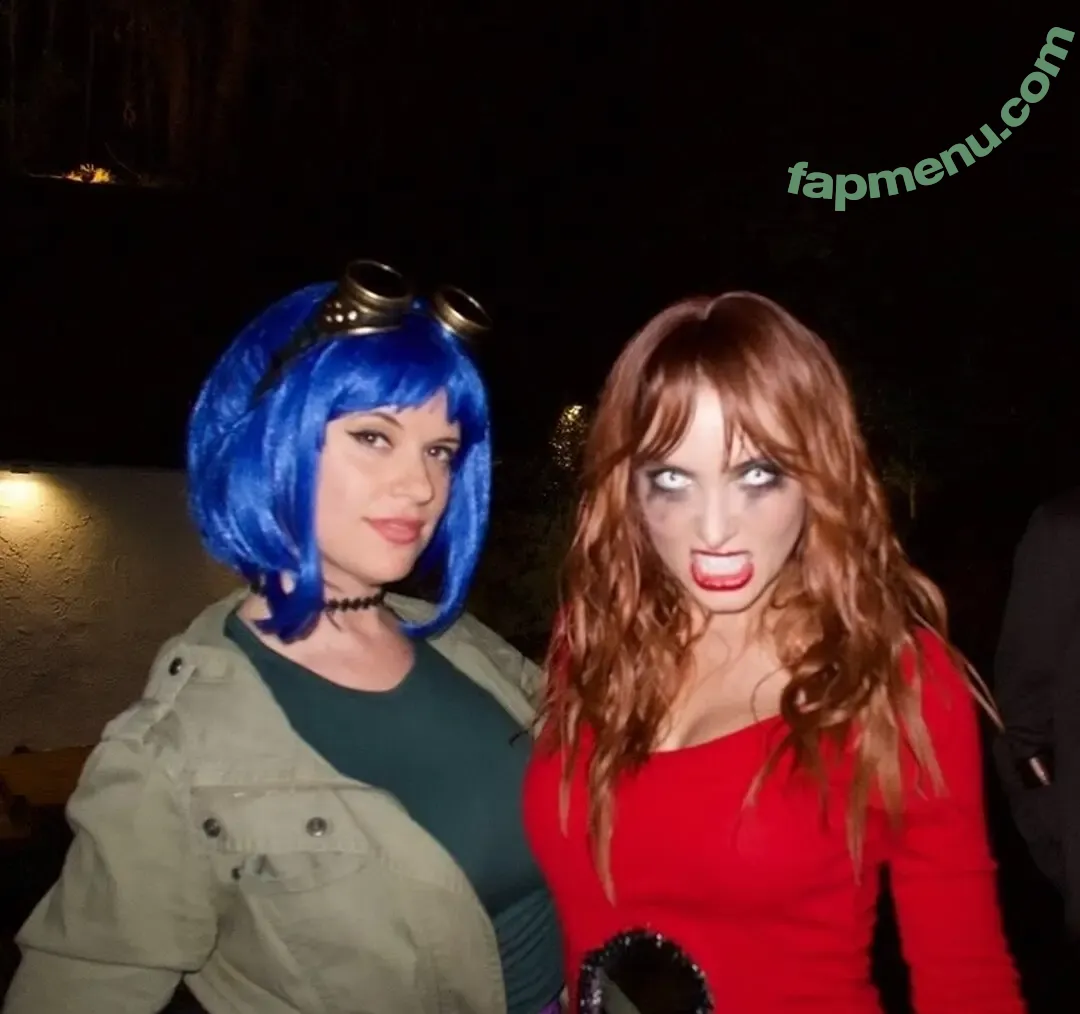 Allie Goertz nude photo #0090 (alliegoertz)