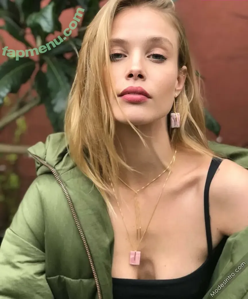 Allie Leggett nude photo #0019 (alliemaebb)