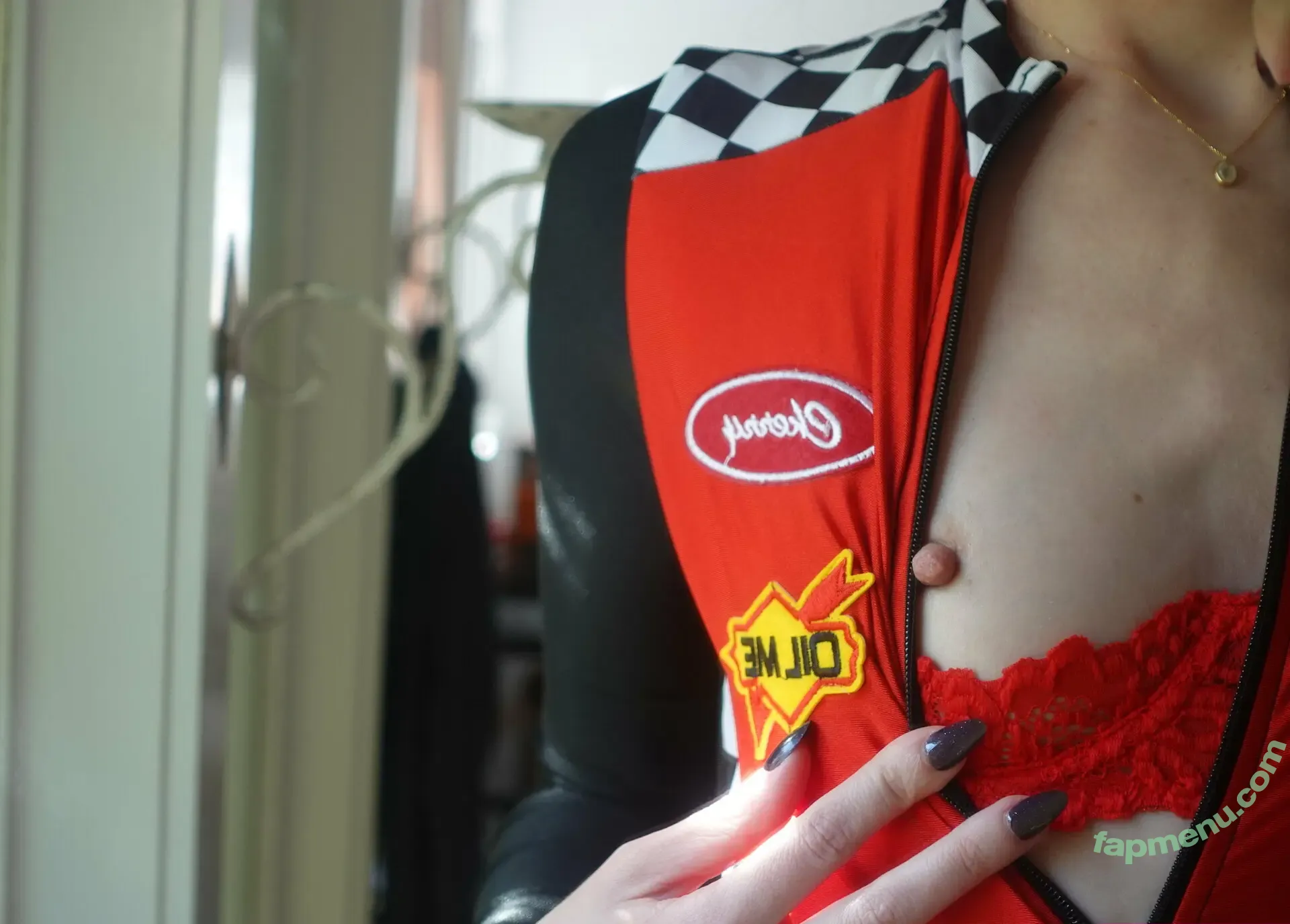 allieadams nude photo #0142 (theallieadams)