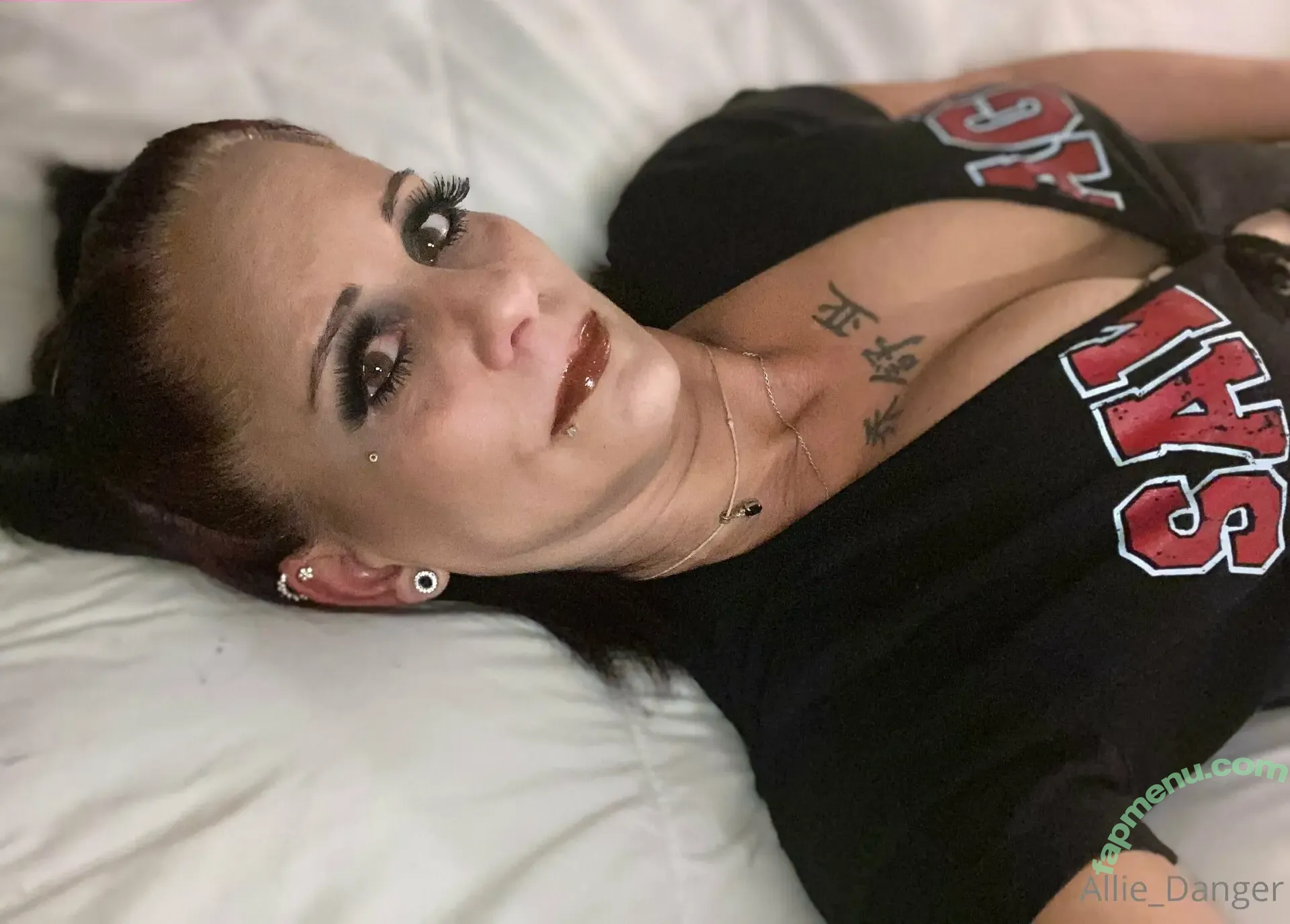 alliedanger nude photo #0043 (alliedanger)