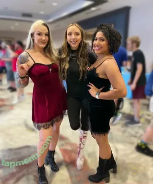 alliewrestling / LauraAllie nude photo #0002