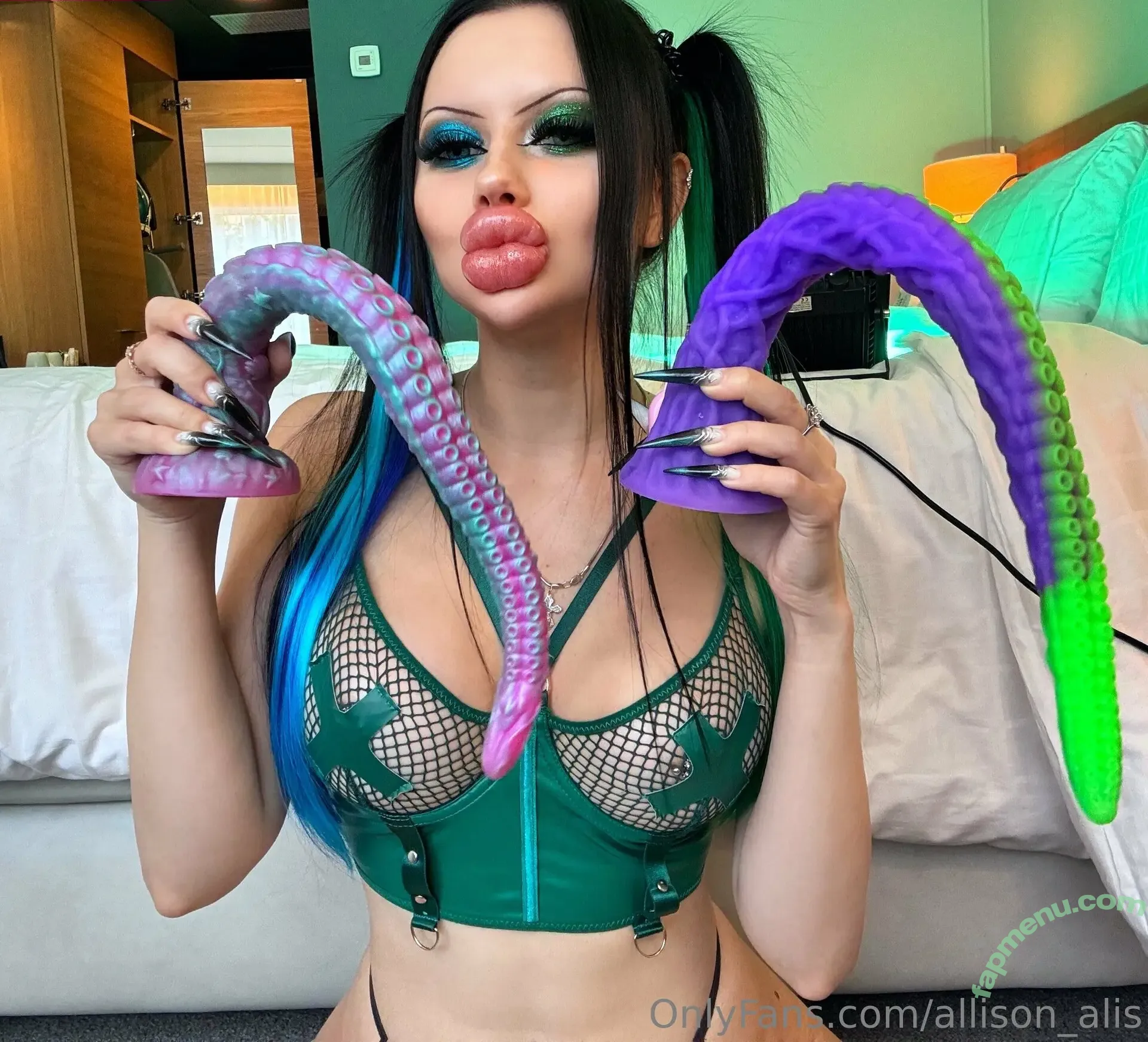 allison_alis nude photo #0331 (allison_alis)